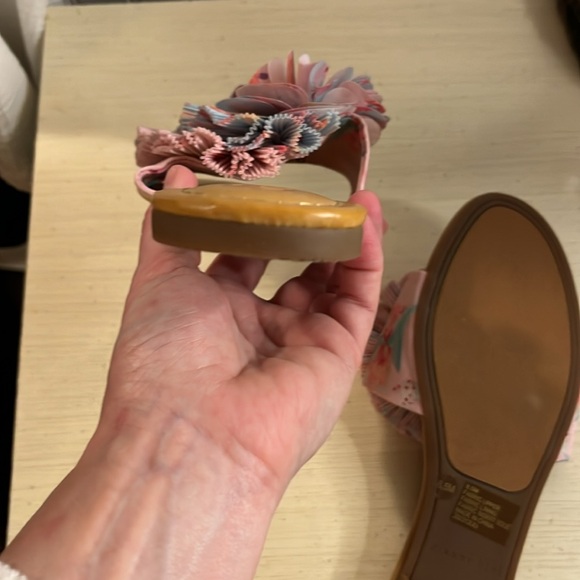 Gianni Bini slides with fun fabric flower embellishment - Picture 3 of 7